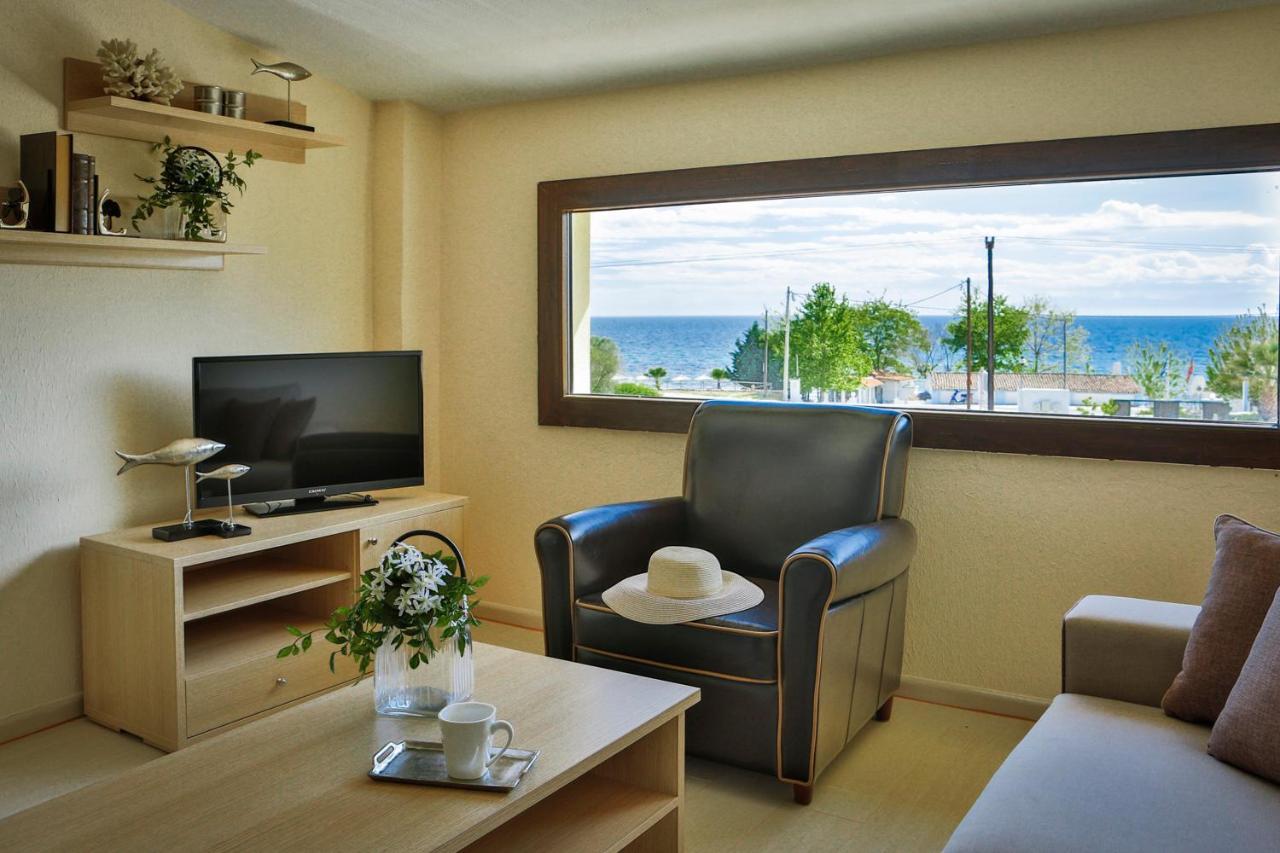 Stigmes Villas & Suites เนอา สกีโอนี ภายนอก รูปภาพ