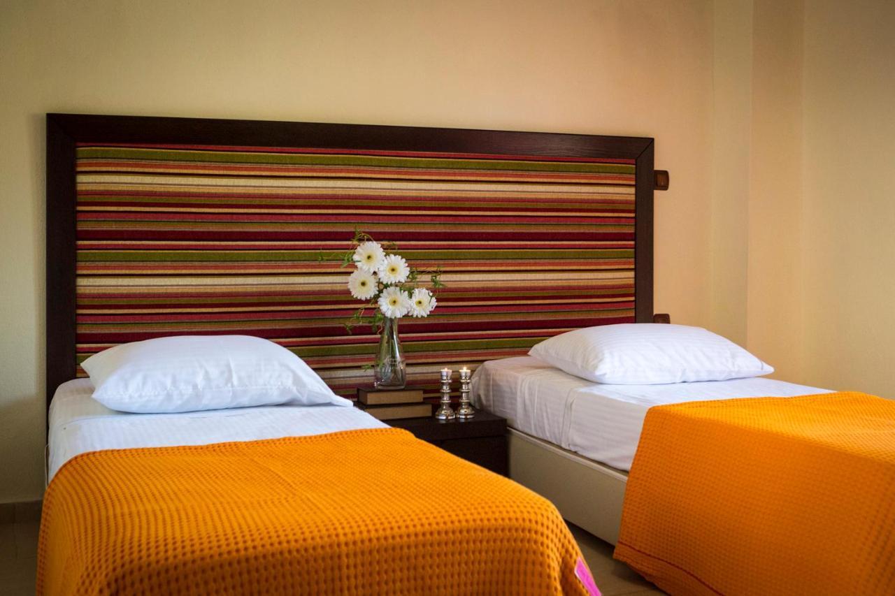 Stigmes Villas & Suites เนอา สกีโอนี ภายนอก รูปภาพ