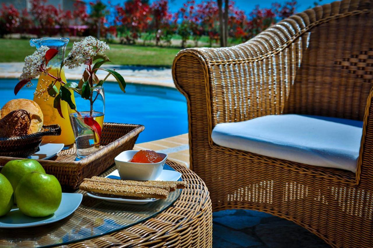 Stigmes Villas & Suites เนอา สกีโอนี ภายนอก รูปภาพ