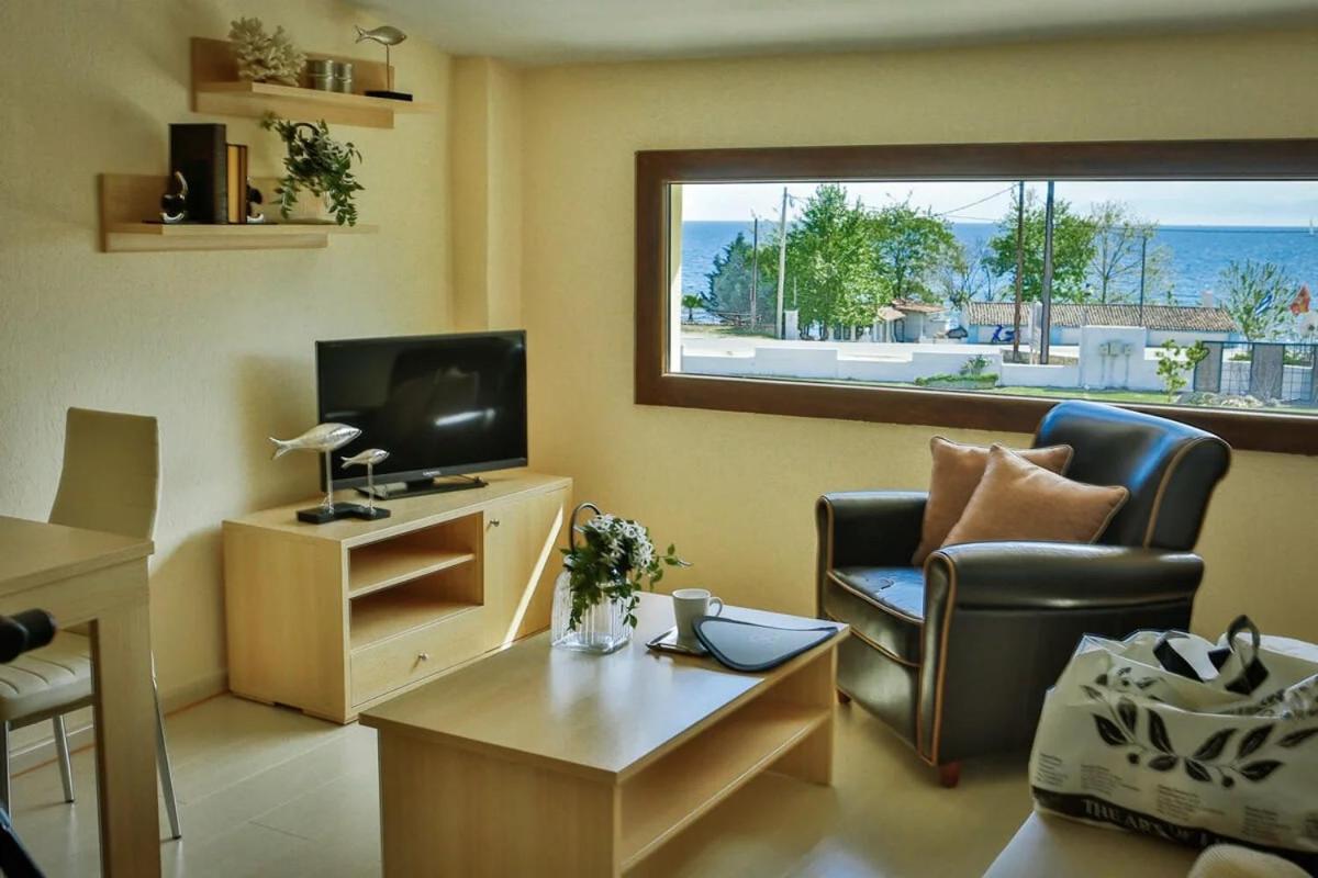 Stigmes Villas & Suites เนอา สกีโอนี ภายนอก รูปภาพ